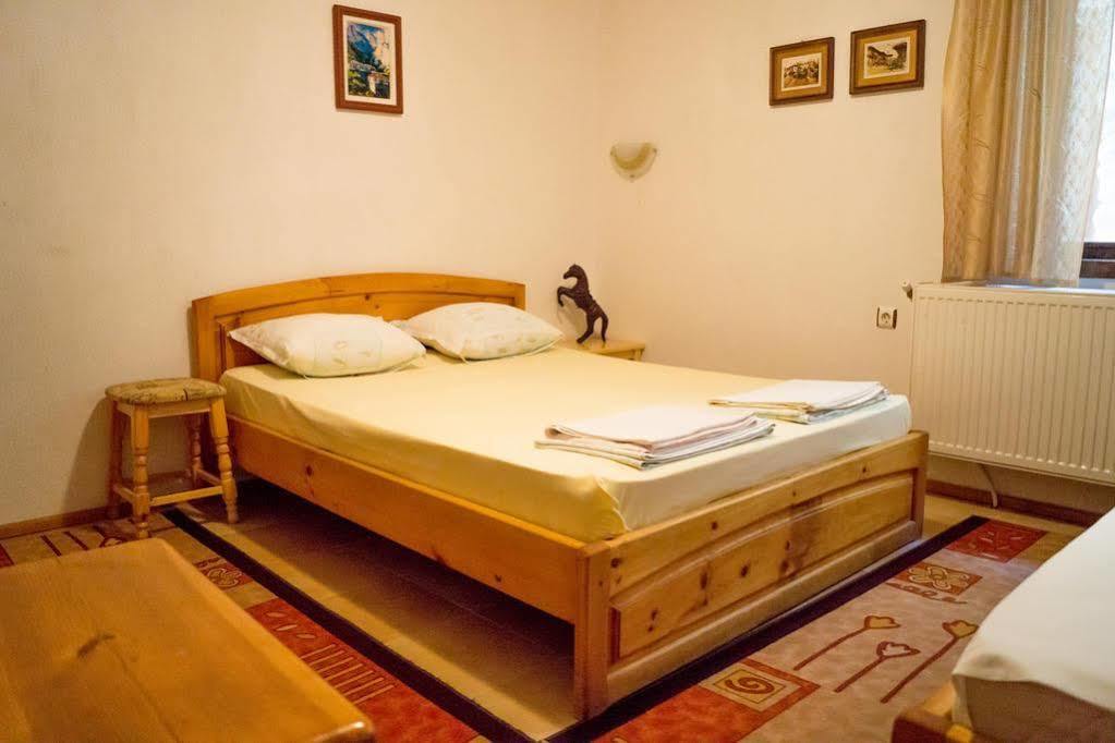 Toni'S Guest House Мельник Экстерьер фото