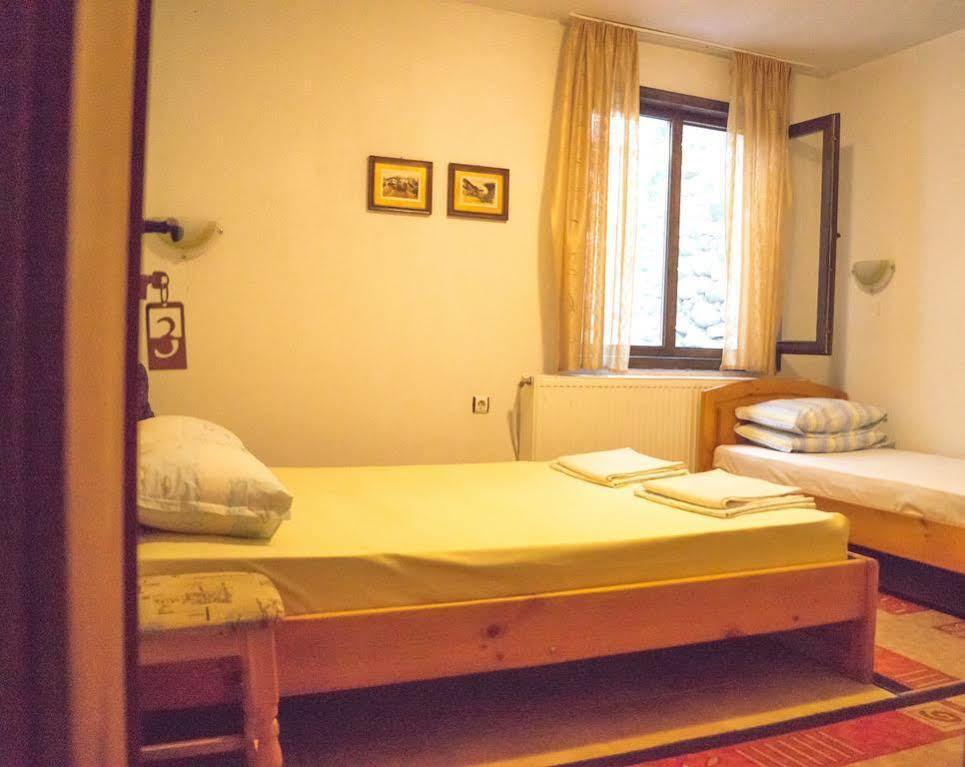 Toni'S Guest House Мельник Экстерьер фото