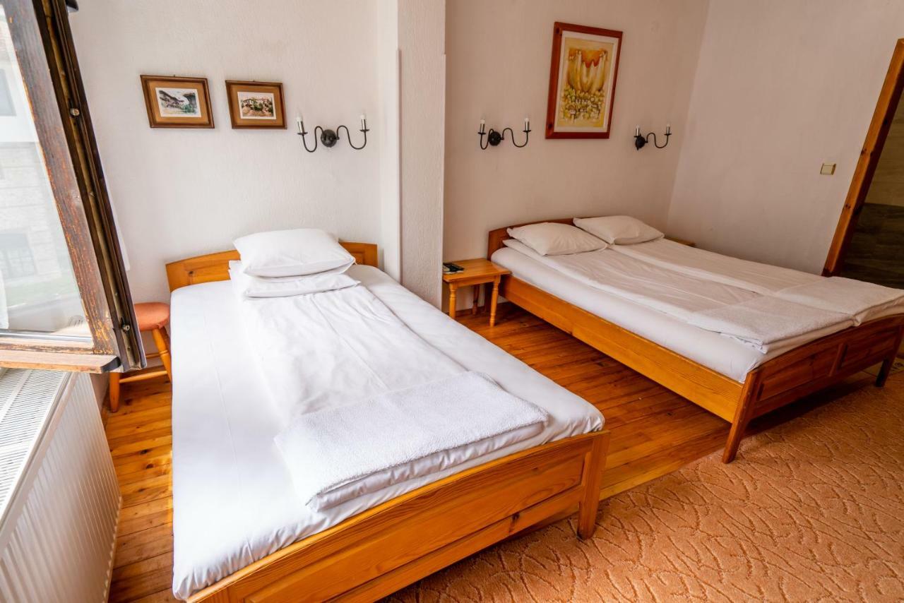 Toni'S Guest House Мельник Экстерьер фото