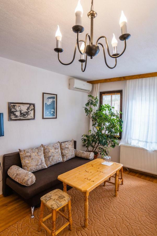 Toni'S Guest House Мельник Экстерьер фото