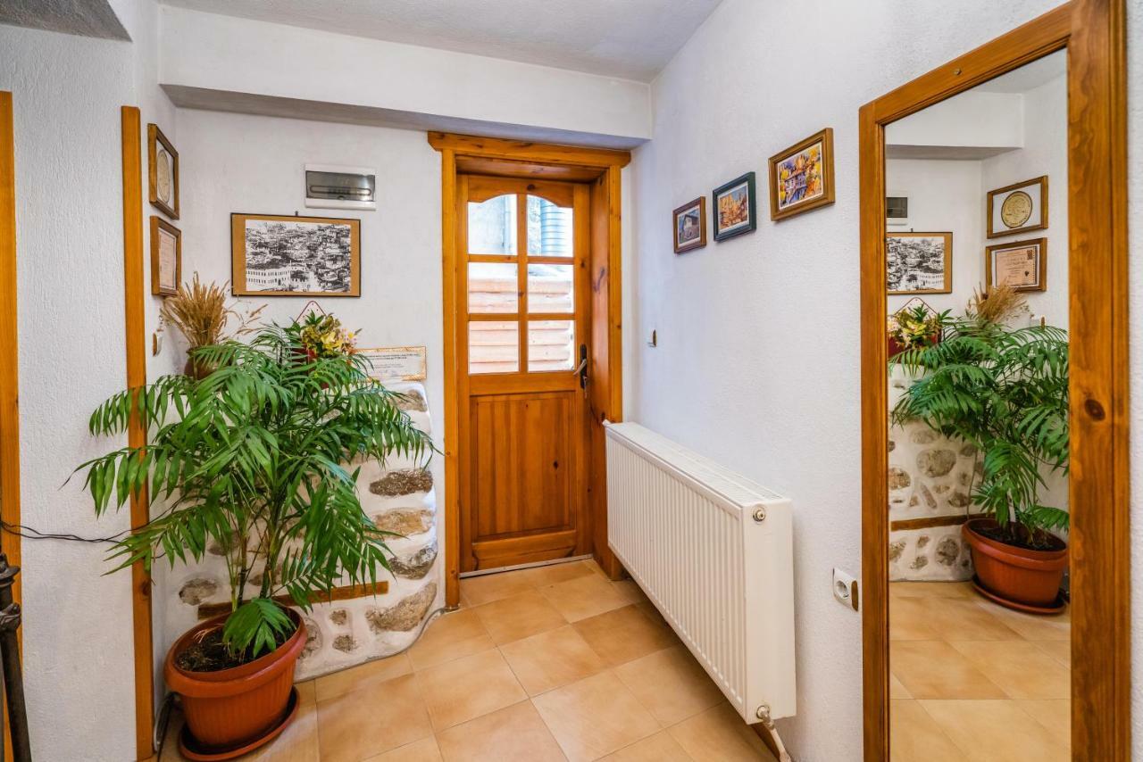 Toni'S Guest House Мельник Экстерьер фото
