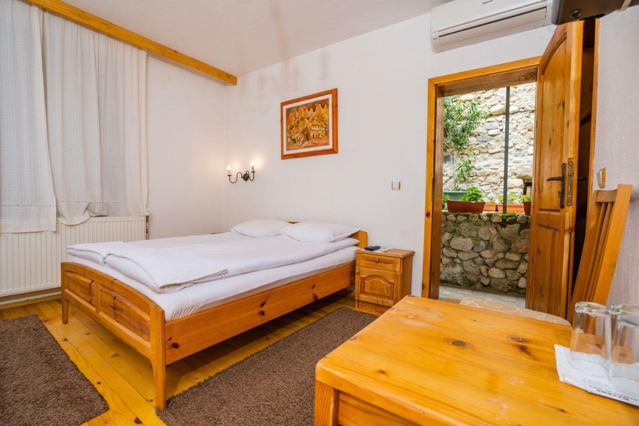 Toni'S Guest House Мельник Экстерьер фото