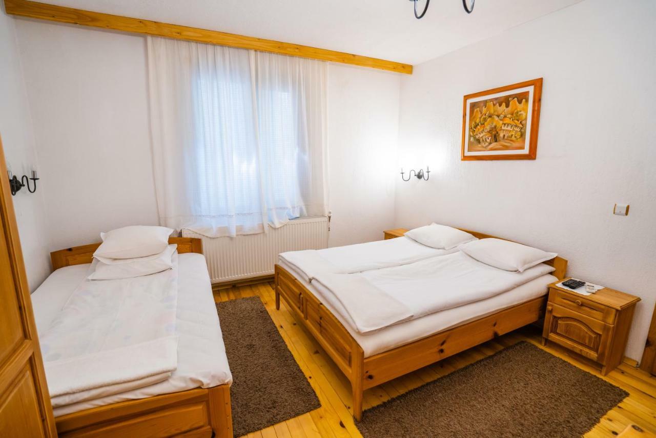 Toni'S Guest House Мельник Экстерьер фото